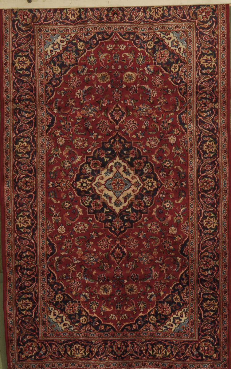 ORIENTAL RUG: KESHAN4'11 x 7'11''