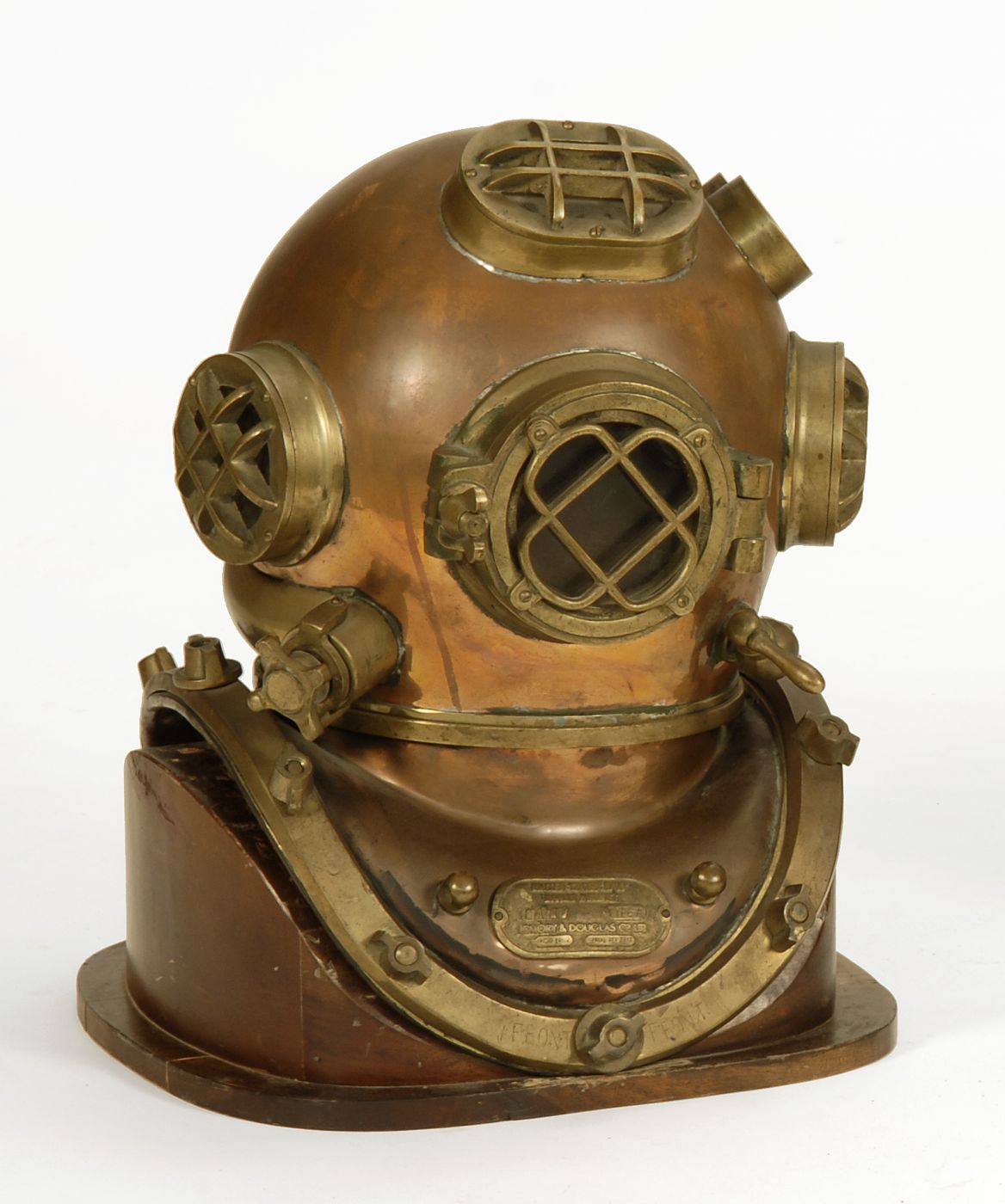 COPY OF A BRASS DIVING HELMETMid 20th 14dc21