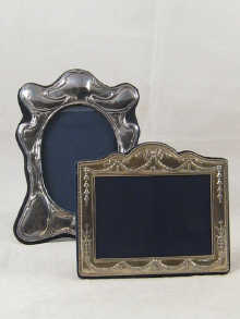 Two modern silver photograph frames 14ddd0