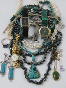 A mixed lot of costume jewellery 14de1d