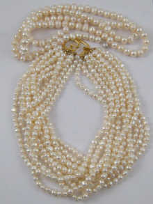 A multi row freshwater pearl necklace 14de34