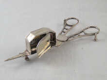 A pair of Georgian silver candle snuffers