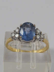 A diamond and cornflower blue sapphire 14e000