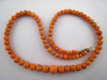 A graduated coral bead necklace 14e0f8