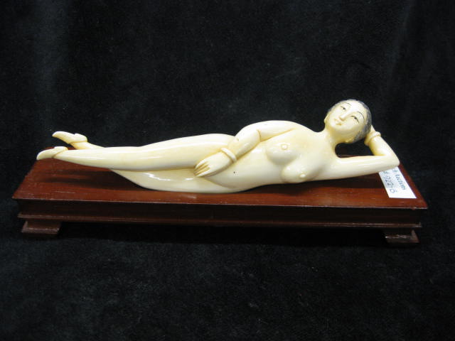 Carved Ivory Doctor s Doll nude 14e555
