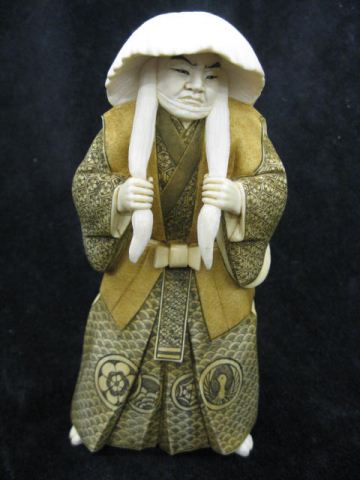 Chinese Carved Ivory Figurine of 14e54c