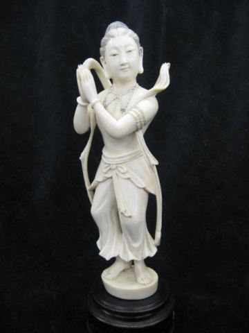 Chinese Carved Ivory Figurine of 14e54e
