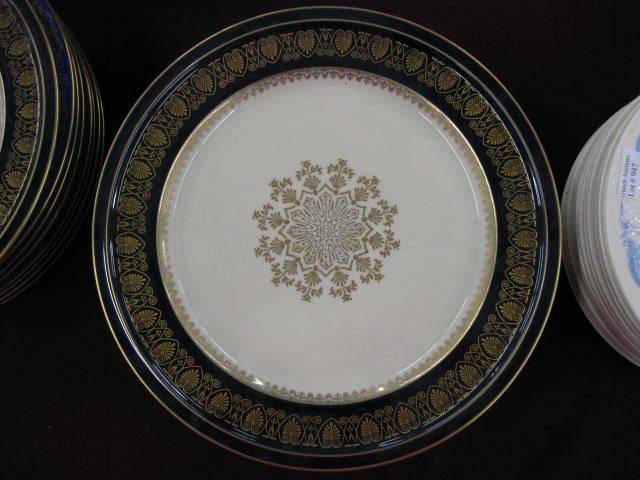 Set of 12 Rosenthal China Service Platesgold