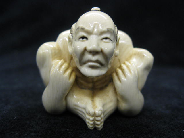 Carved Ivory Netsuke of a Seated 14e6ae