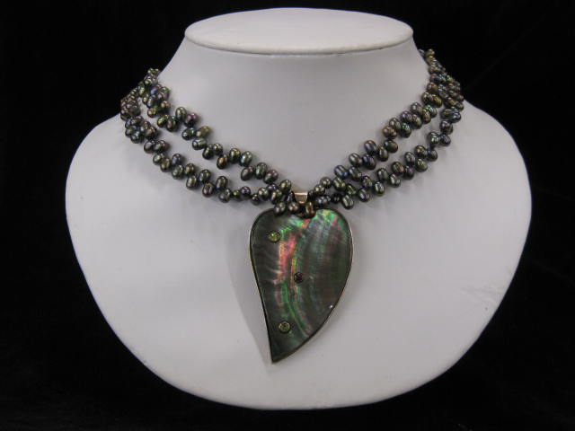 Pearl Necklace peacock colors with