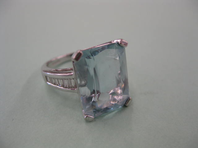 Aquamarine & Diamond Ring 10.82