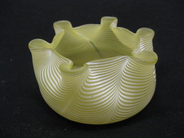 Nailsea Art Glass Vase handkerchief 14c669
