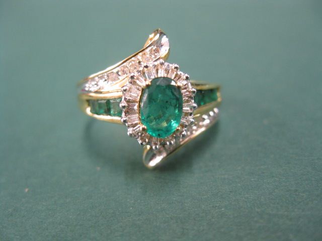 Emerald & Diamond Ring oval gem