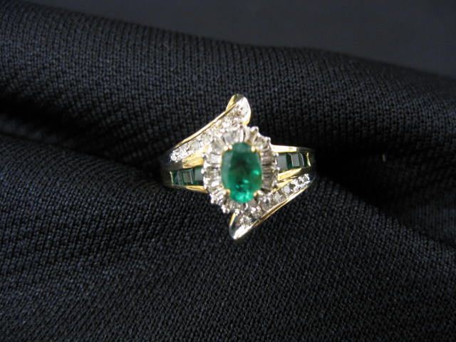 Emerald & Diamond Ring 1.20 carats of