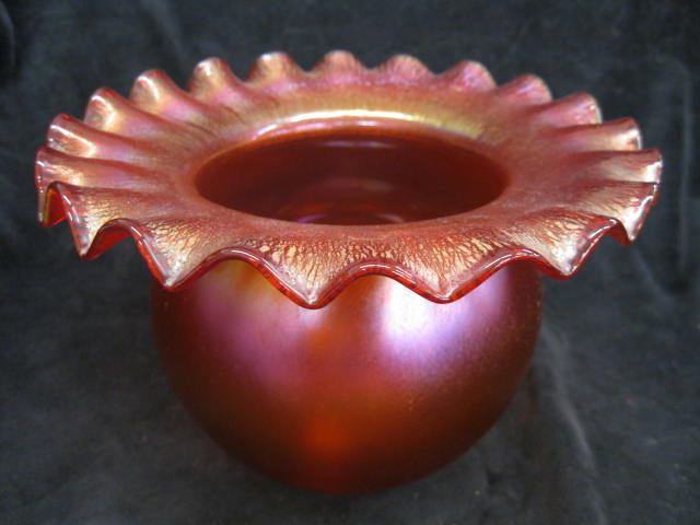 Imperial Red Art Glass Vase ruffle 14cbb1