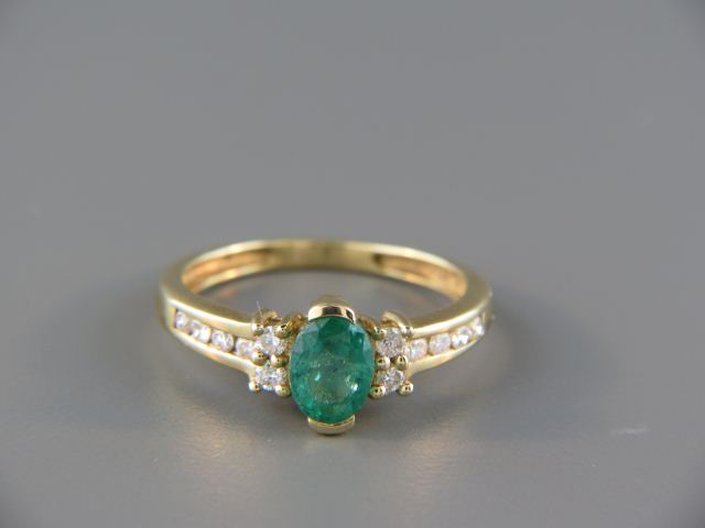 Emerald & Diamond Ring 1 carat oval