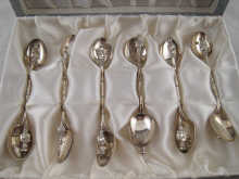 A boxed set of twelve Chinese silver