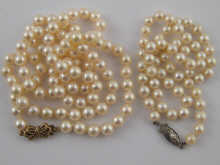 A cultured pearl necklace approx.