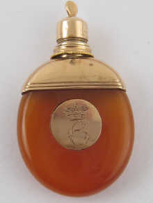An unusual hardstone perfume bottle 14f7f2