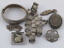 A Victorian silver locket with 14f827