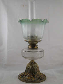 A Victorian oil lamp the facetted 14f857