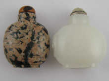 A Chinese jade snuff bottle and