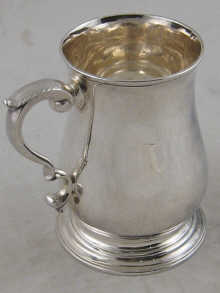 A Georgian silver baluster mug 14f8a5