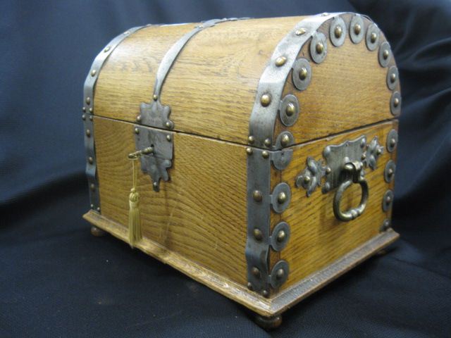 Victorian Oak Dome Box with Metal 14fb72