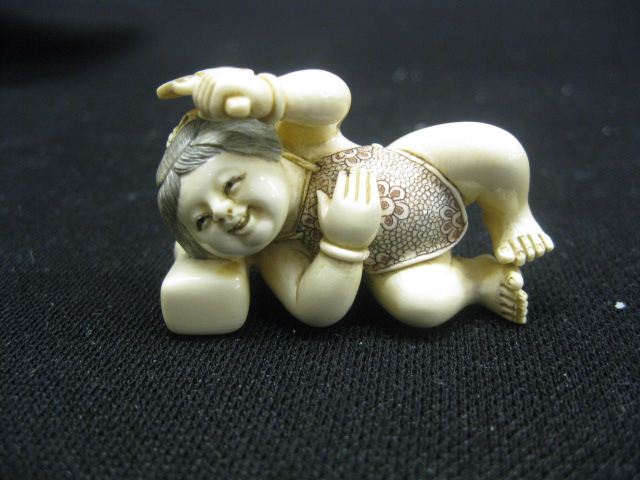 Chinese Carved Ivory Netsuke of 14fd3c