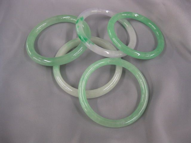5 Jade Bangle Bracelets estate 14fdb8