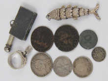 A mixed lot of silver and white
