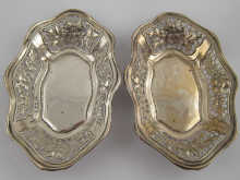A pair of silver bon bon dishes 150316