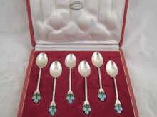 A boxed set of six silver spoons 150325