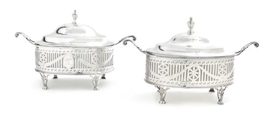  A Pair of George III Silver Sauce 150412