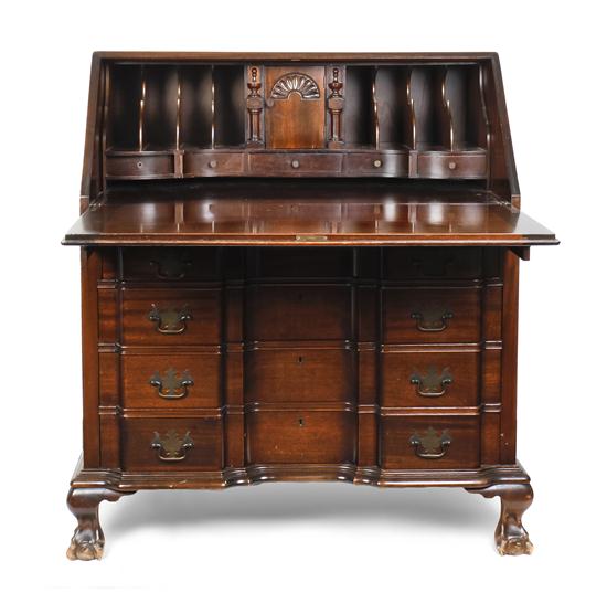 A Chippendale Style Mahogany Slant Front 15075e