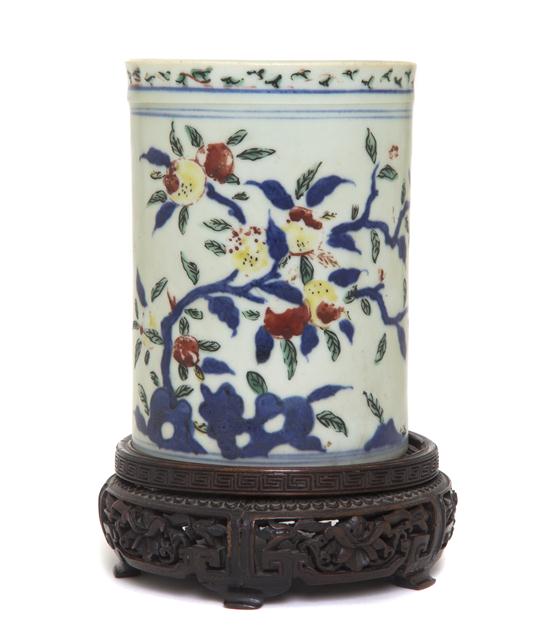 A Chinese Porcelain Brushpot of 150828