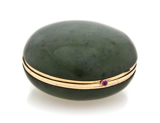 A French Jadeite and 14K Gold Pill