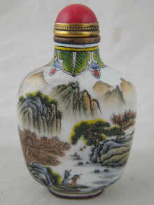 A Chinese ceramic snuff bottle with