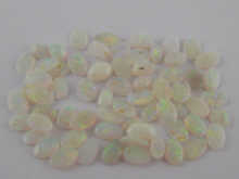 A quantity of loose polished opals 14e910