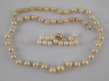 A graduated cultured pearl necklace