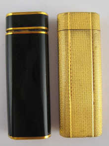 A gold plated Cartier gas lighter 14e95b