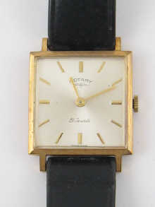 A 9 ct gold gent's manual wrist