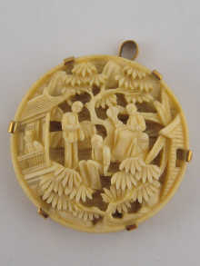 A carved Chinese ivory pendant 14efff