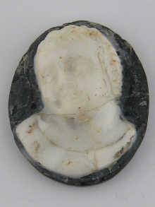 A Roman glass cameo bust portrait 14f058