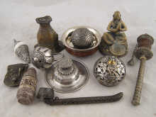 A quantity of Oriental metalwork