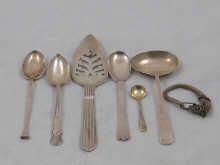 A mixed lot of silver flatware.