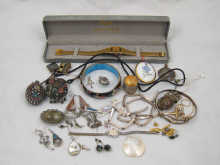 A quantity of costume jewellery in white