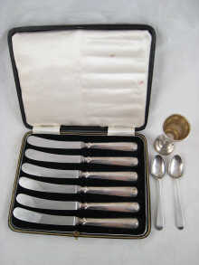 A boxed set of six silver handled 14f68f
