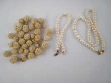 A cultured pearl necklace approx.