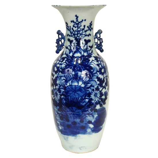 A Chinese Jiangxi Porcelain Baluster